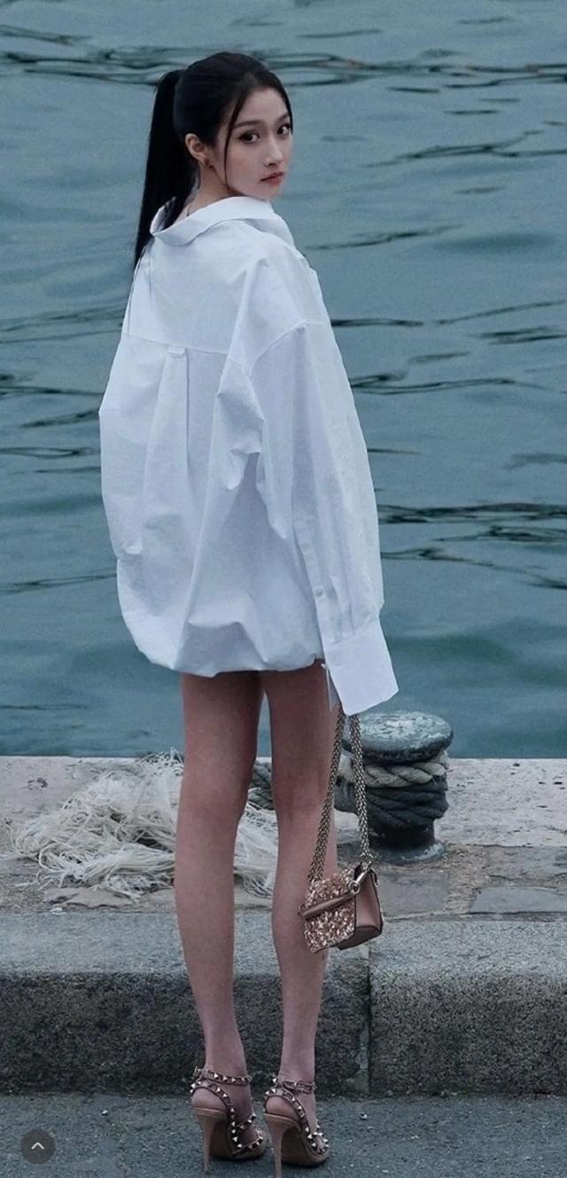 关晓彤 这大长腿是要逆天啊