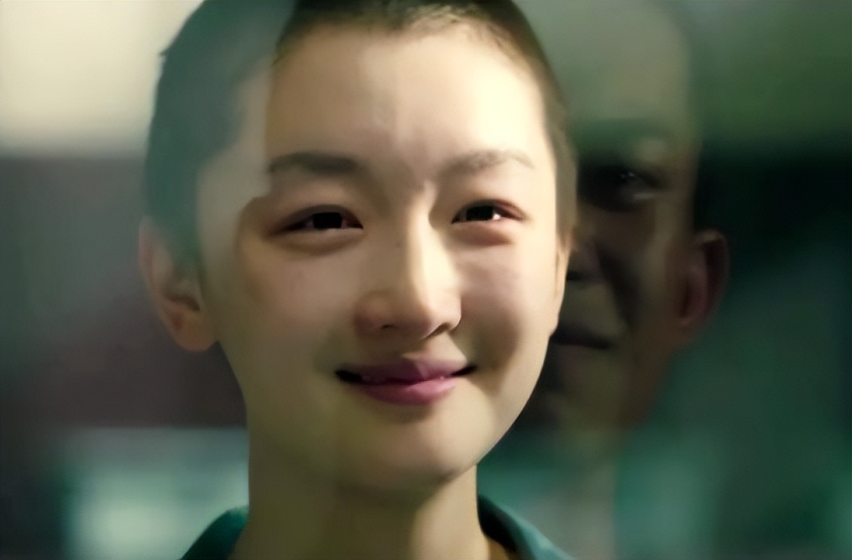 张艺谋也没想到，33岁“争议缠身”的周冬雨，竟走上一条上坡路