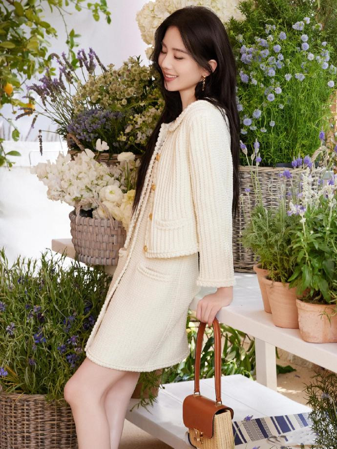 刘诗诗自然美穿搭背后有啥惊人秘诀？