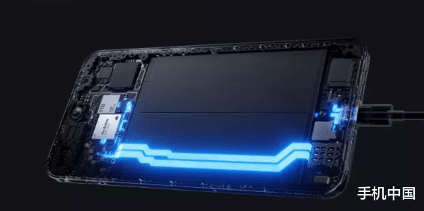 手機邊玩邊充電會燙手？選一加Ace 5至尊版能放心玩