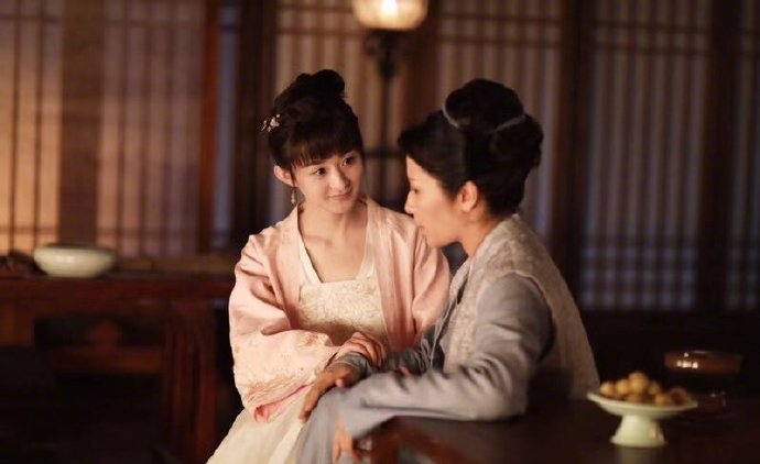 唐嫣斩获金熊猫视后,85花格局又生变化,谁的含金量更高?