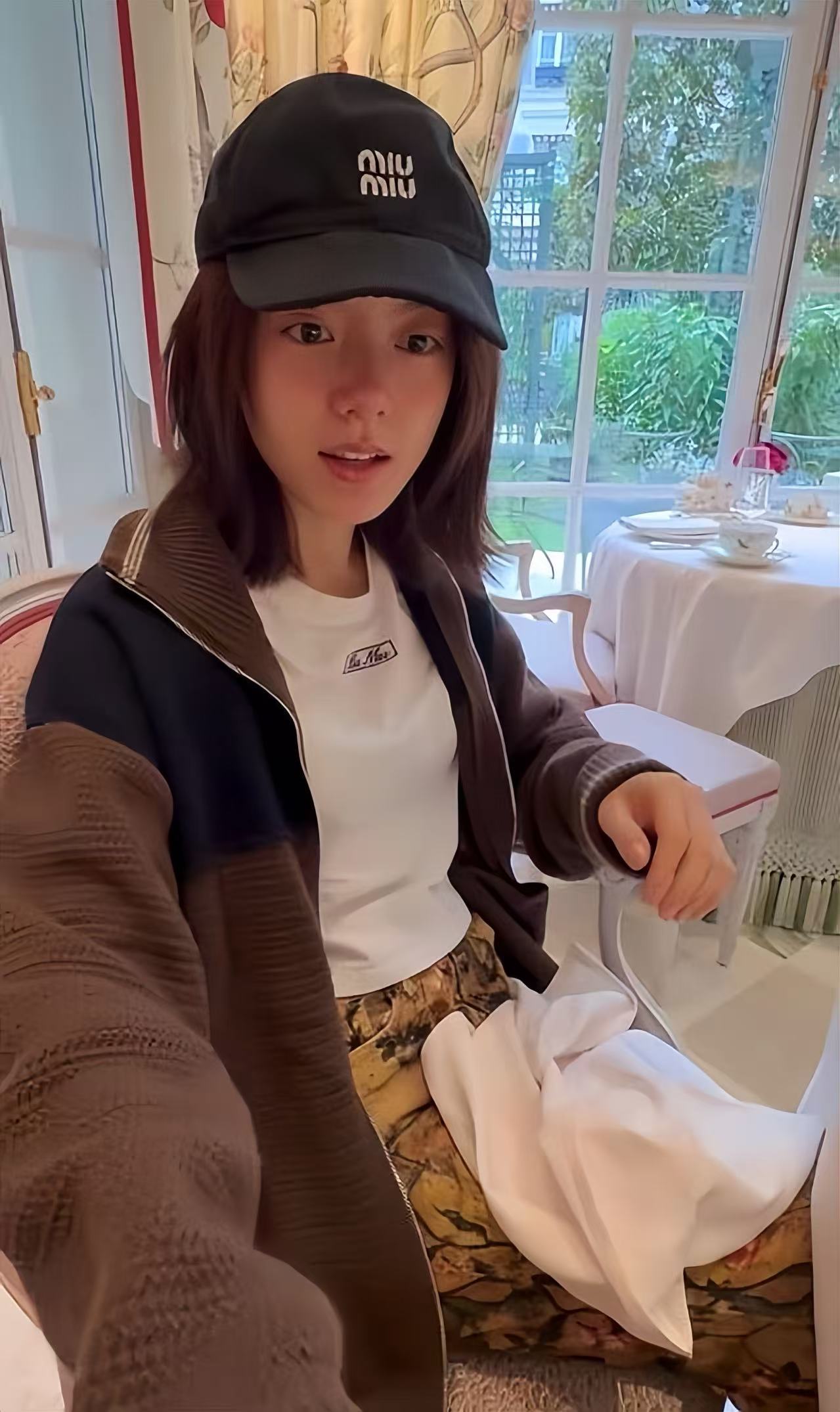 巴黎素颜镜头成照妖镜：赵今麦黑又土，李庚希脸凹，刘浩存扛住了