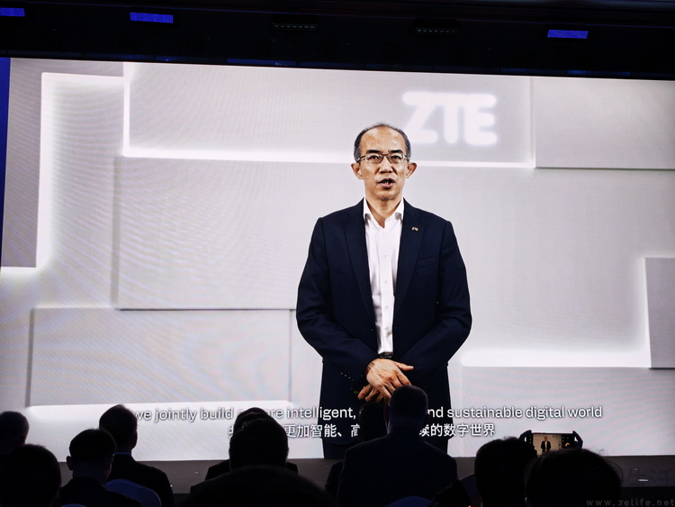 今年的骁龙峰会，AI和“周年庆”成为了开场主题