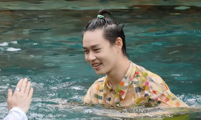 综艺镜头有多严苛?风流帅气的短剧男主,在一路繁花2里泯然众人