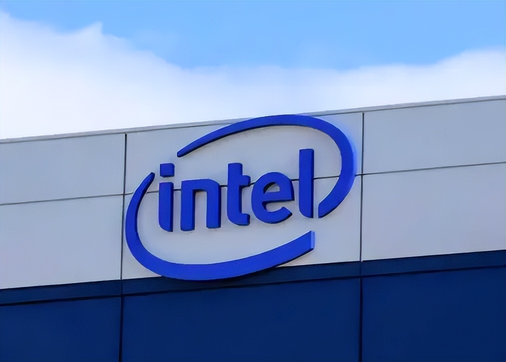 1.8nm芯片凉了后,1.4nm也要凉了?外媒:英特尔芯片代工转折来了