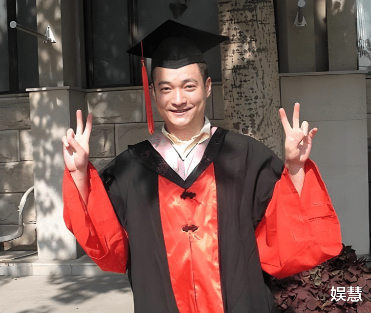 再次反转！喻恩泰被曝出轨美女律师，挽手同回酒店画面被曝光