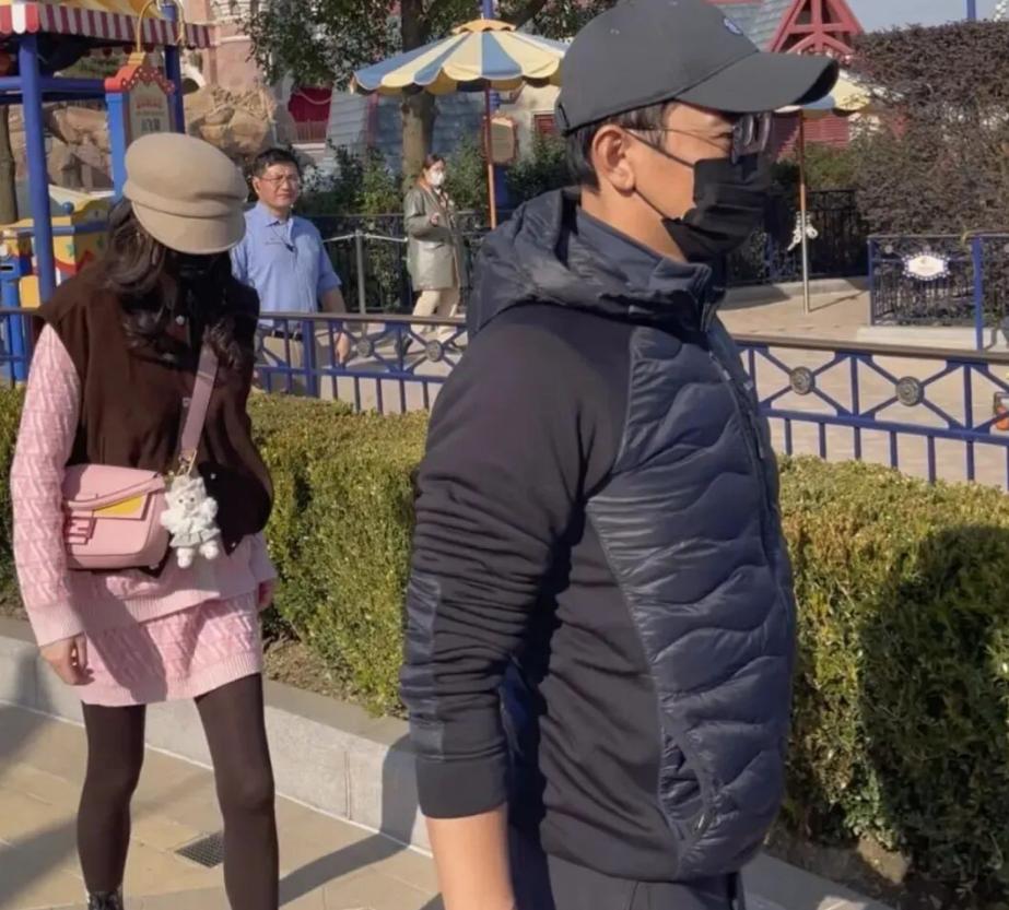 恩爱9年难抵残酷现实？与丈夫分居的唐嫣，将要走上杨幂的老路