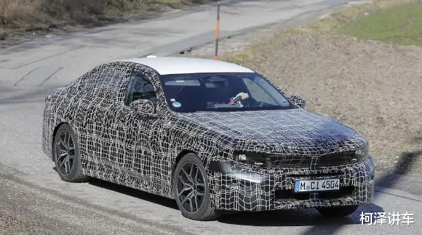 全新BMW5系谍照曝光，运动造型引人注目，豪华内饰细节抢先看