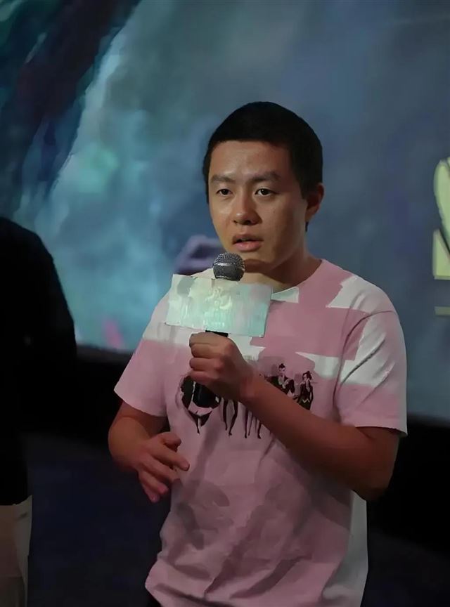 冯小刚急得跺脚！饺子签卖身契背后：华谊兄弟资本局中局有多狠？