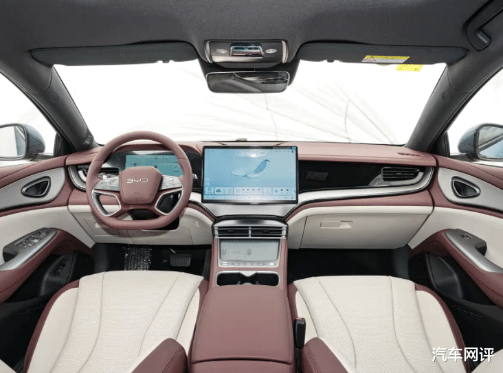 新款比亚迪海豹 07 DM-i 亮相！网友：续航要被风云 A9L 按在地上打