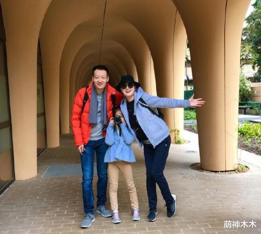 朱媛媛一生爱情圆满无憾,全家最后同框曝光,她笑容开怀无病容