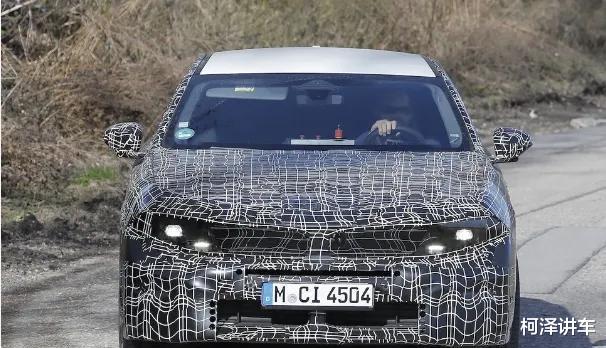 全新BMW5系谍照曝光，运动造型引人注目，豪华内饰细节抢先看