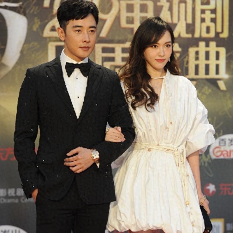 唐嫣葬礼现场悼念罗晋父亲，打扮严实跟在罗晋后面，被曝曾去探病