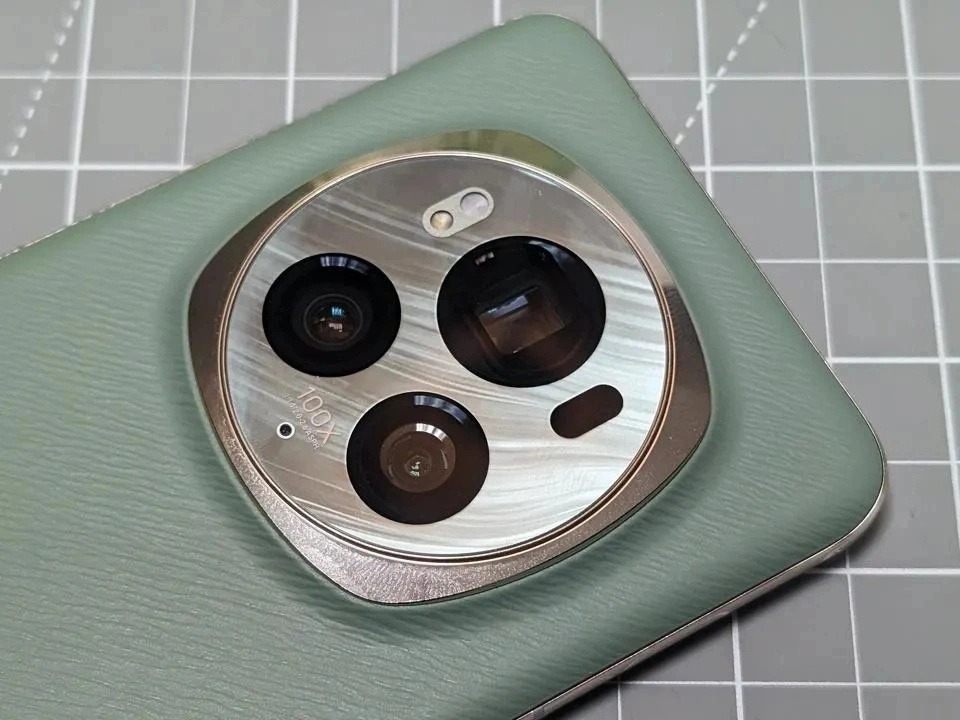 榮耀終于放棄抵抗，16GB+1TB跌價2658元，頂配旗艦售價一降再降