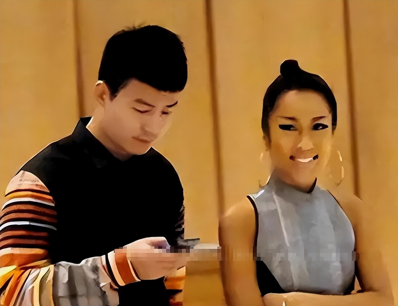 哭穷炫富当“三姐”，装了10年原形毕露，吉克隽逸辜负刘欢的期望