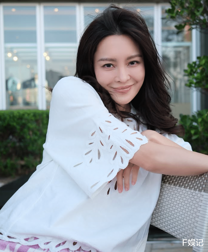 张曦雯与外籍男友分手其实并不意外:一个想结婚,一个想拼搏事业