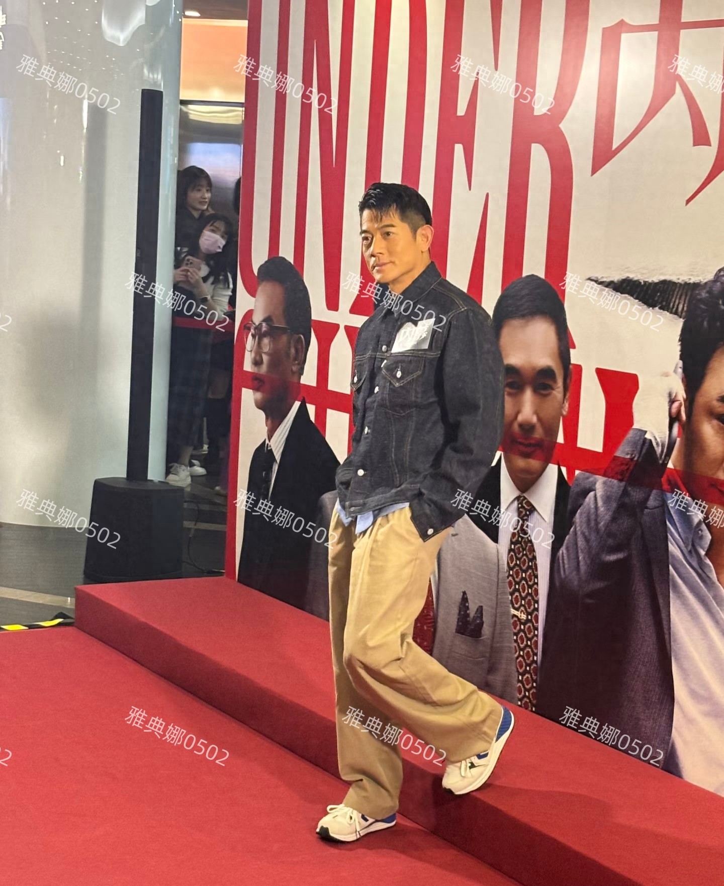 郭富城开心公布三女儿名叫郭咏心，60岁的他拍照翘脚十分年轻可爱