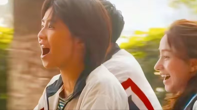 别尬演高中生了，满脸褶子，面部憔悴，这是学生该有的样子吗？