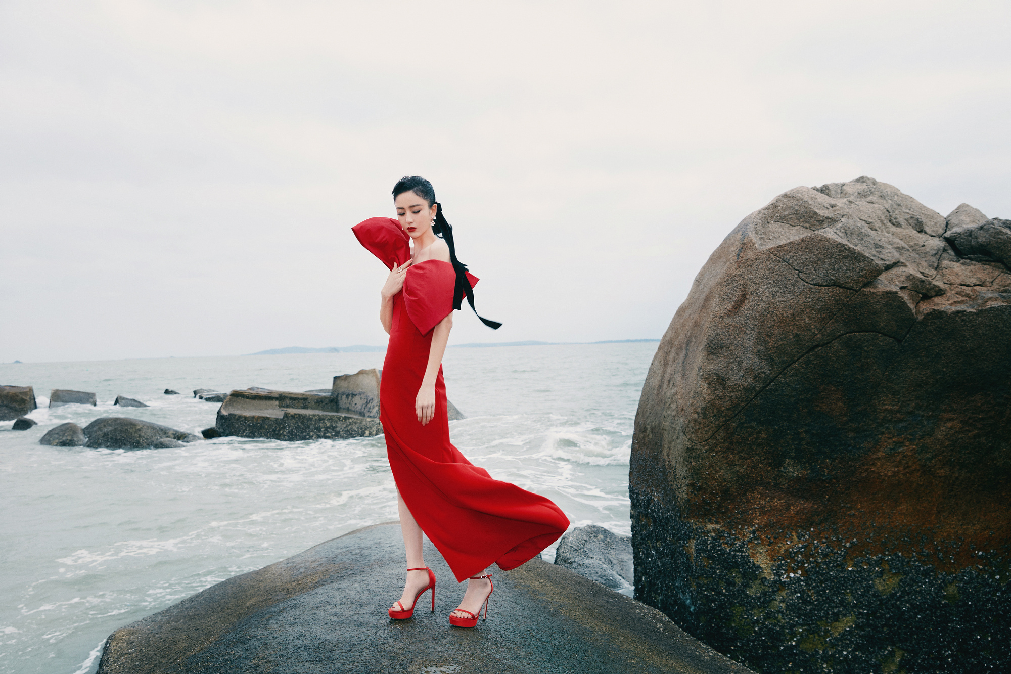 女明星，佟丽娅