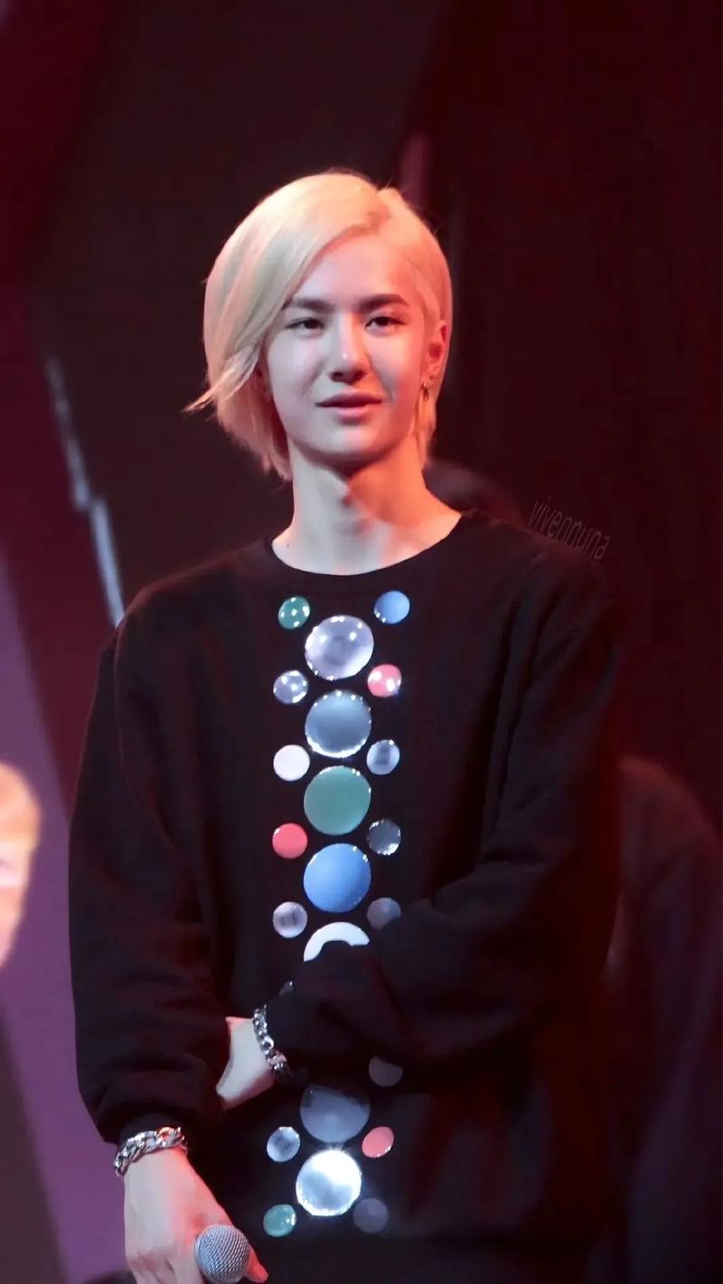 六年后再看肖战王一博,一个身价过亿,一个证实杨紫没说错