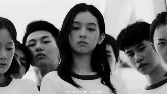 演“恶女”一夜爆红,又搭遍圈内顶流,可长得再美,她还是被毁了