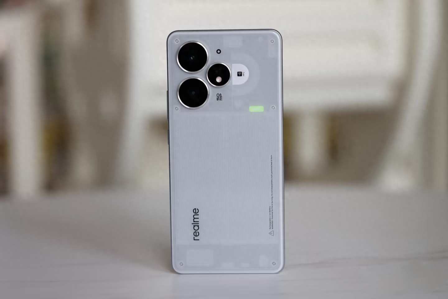 245萬分+144HZ直屏+7200mAh+滿級防水，可以撿漏的“中端機皇”