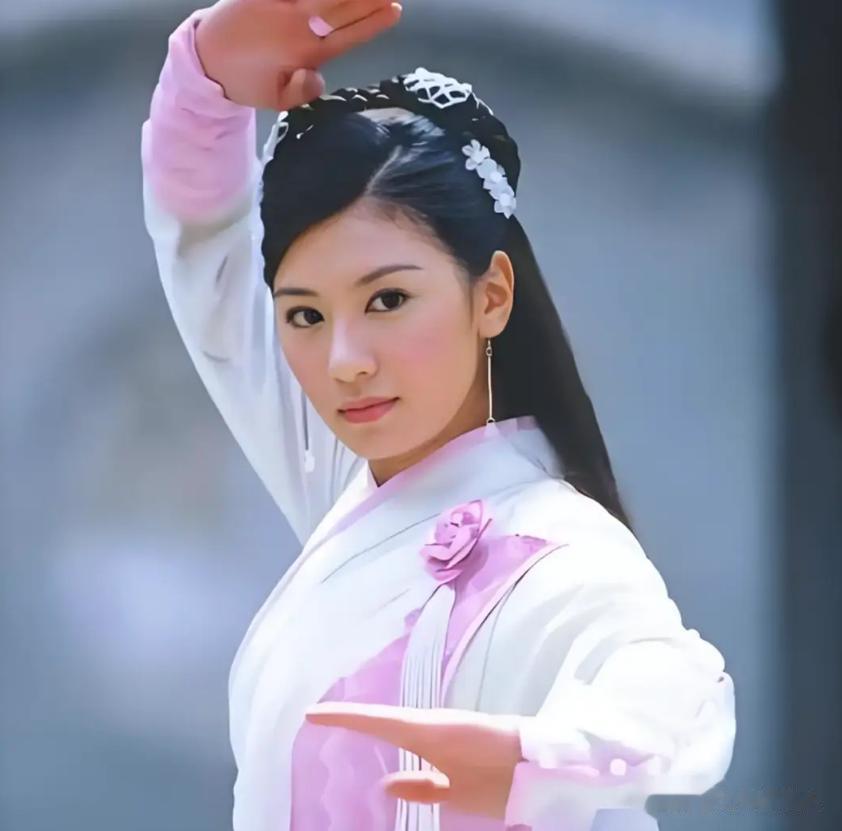 长相美若天仙，却输在了“个头太矮”，这5位女星的身高太任性了