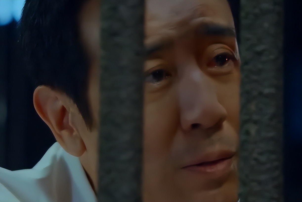 于和伟被人民日报点名,专访暴露“真实处境”,娱乐圈地位又变了