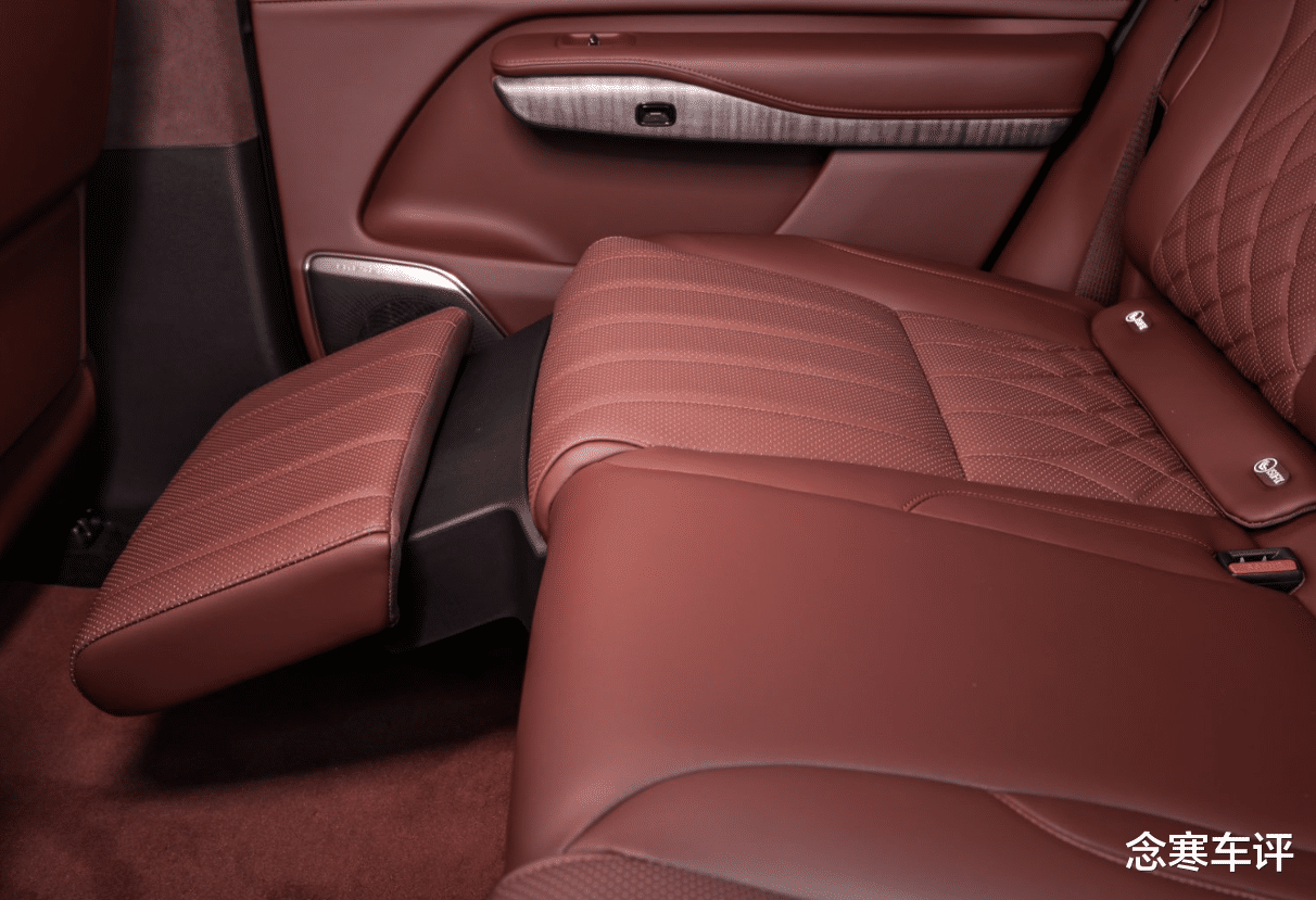 广汽真狠！昊铂HL增程版卖26.98万，车长超5米配空悬，还送免费电