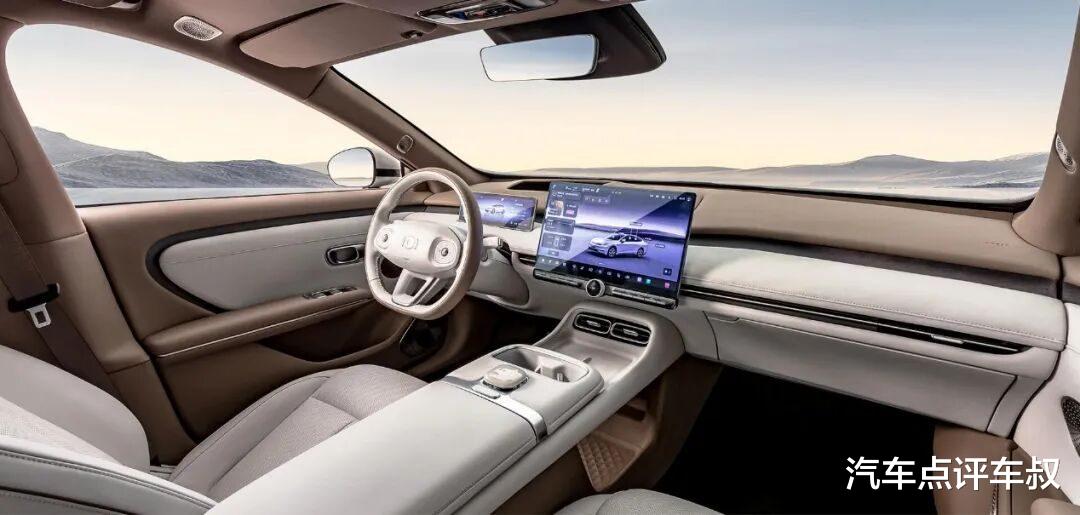 中大型轿车PK：技术派长安启源A06对比舒适派日产N7