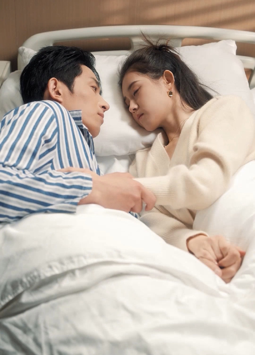 上线即热议!2025年最暖心的爱情短剧《心动还请告诉我》