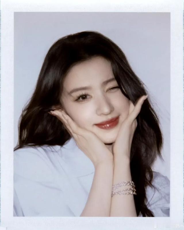 王楚然：貌美小花，在线释魅！