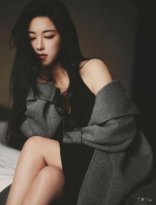 朱珠居家自拍照流出，这个女人不简单