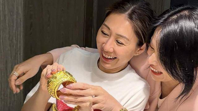 TVB知名女星腹部凸起疑怀孕，和男友恋爱不足一年火速结婚