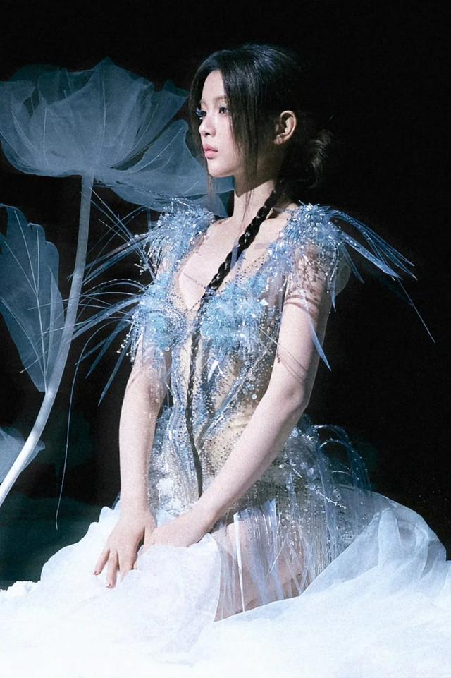 #杨超越杨超越透明mv 美得太优越了