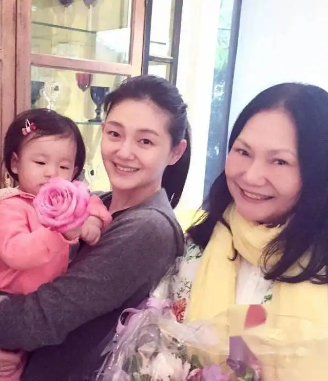 S妈5次发文情绪大起大落,意外暴露真实动机,具俊晔态度大反转