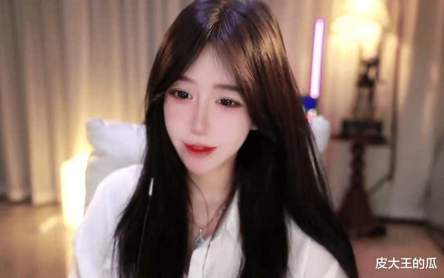 呆妹儿凌晨走心直播,自曝目前还单身原因,想买养老院给粉丝养老