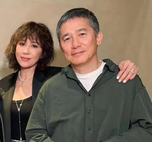 刘嘉玲带梁朝伟朋友聚会，44岁陈冠希瘦成猴相，梁朝伟社恐到扣手