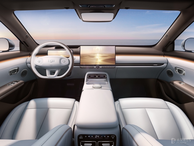 长安启源A06亮相 中型轿车/纯电增程动力 续航630km 预计15万以内