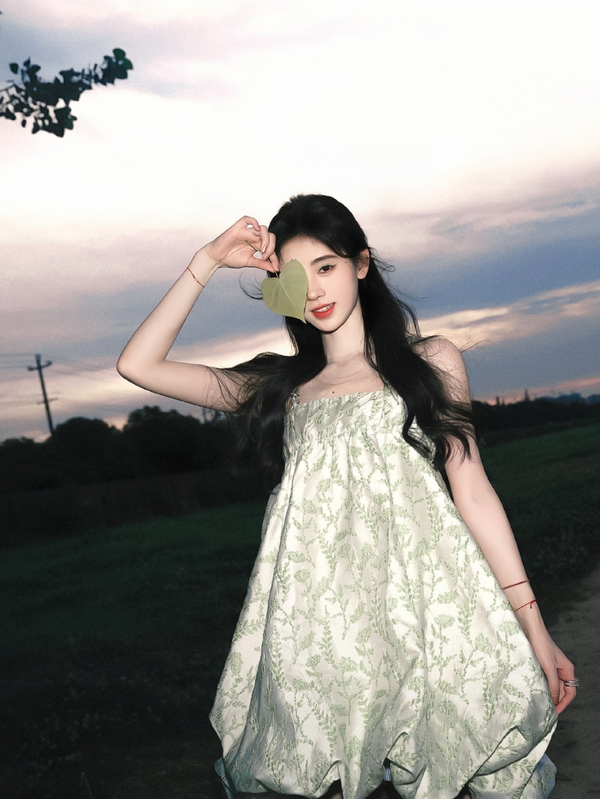 鞠婧祎:美女就该用来当壁纸