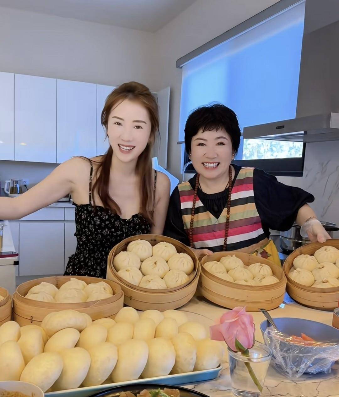 嫁大14岁富商，38岁冒险生3胎，如今定居美国，阔太生活惹人羡慕