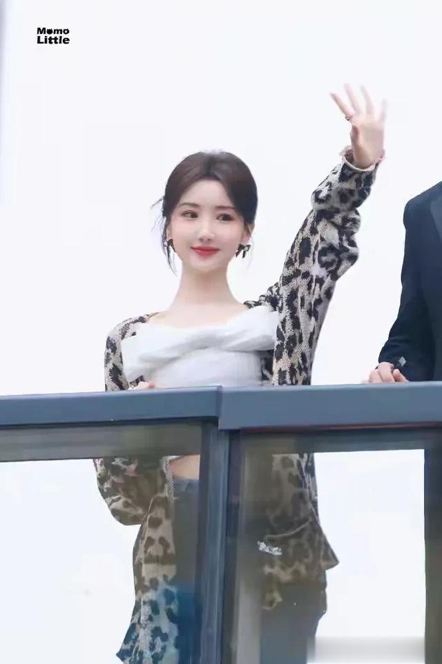 毛晓彤这个状态简直就像20岁 ???