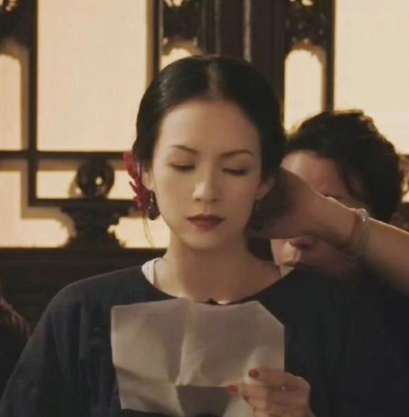 不靠发型遮丑，贴头皮封神 这五位骨相女星，露额露顶照样艳压群芳