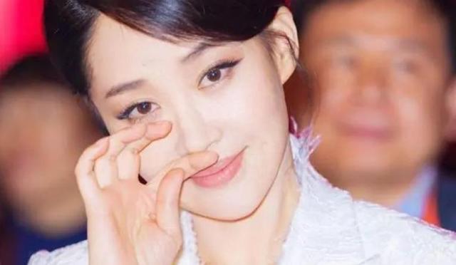 她一生 “风流成性、老少通吃”，撩汉无数，现如今56岁却依旧单身