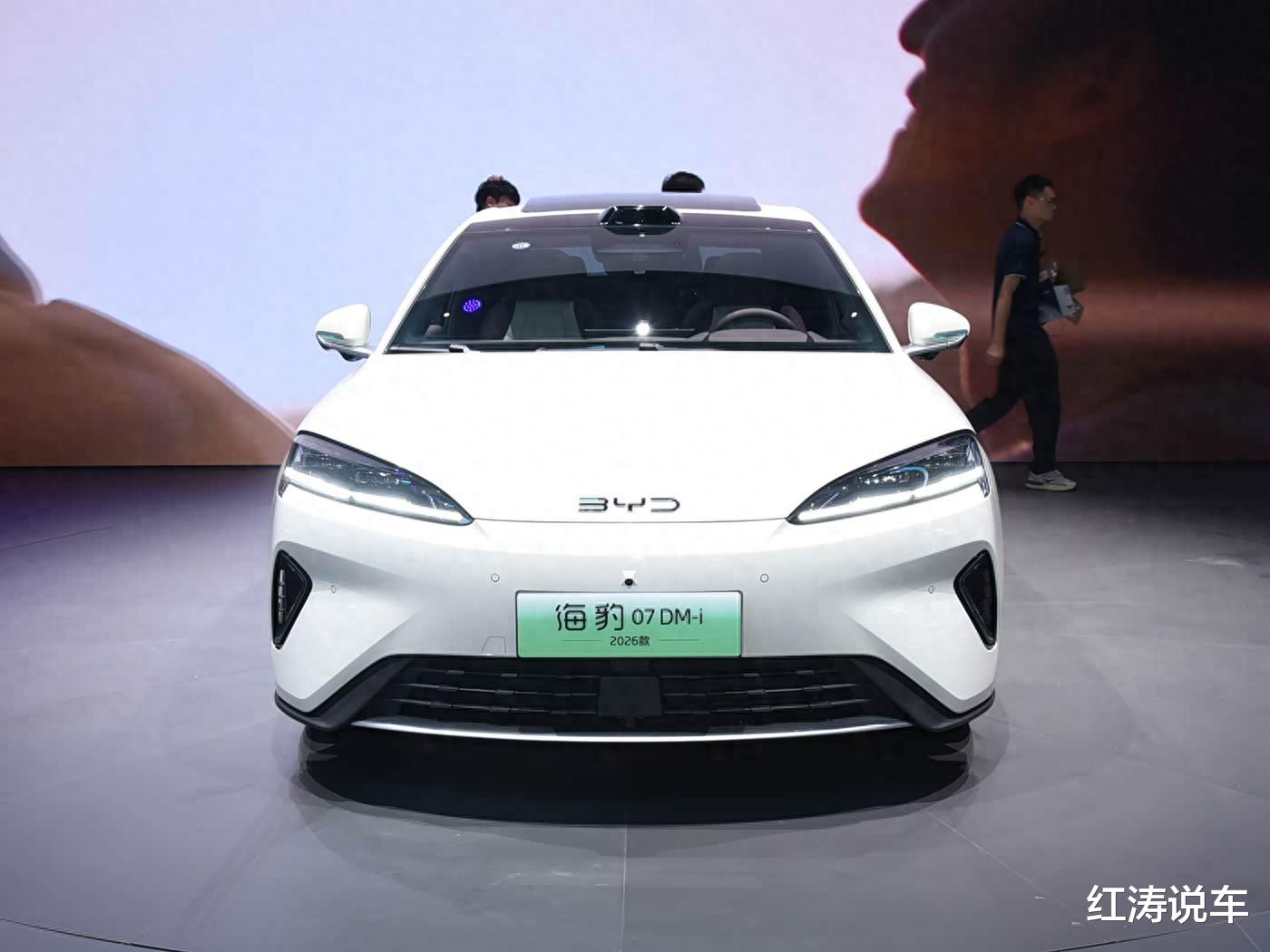 比亚迪海豹07EV曝光，纯电中型车，轴距2900mm，续航705公里