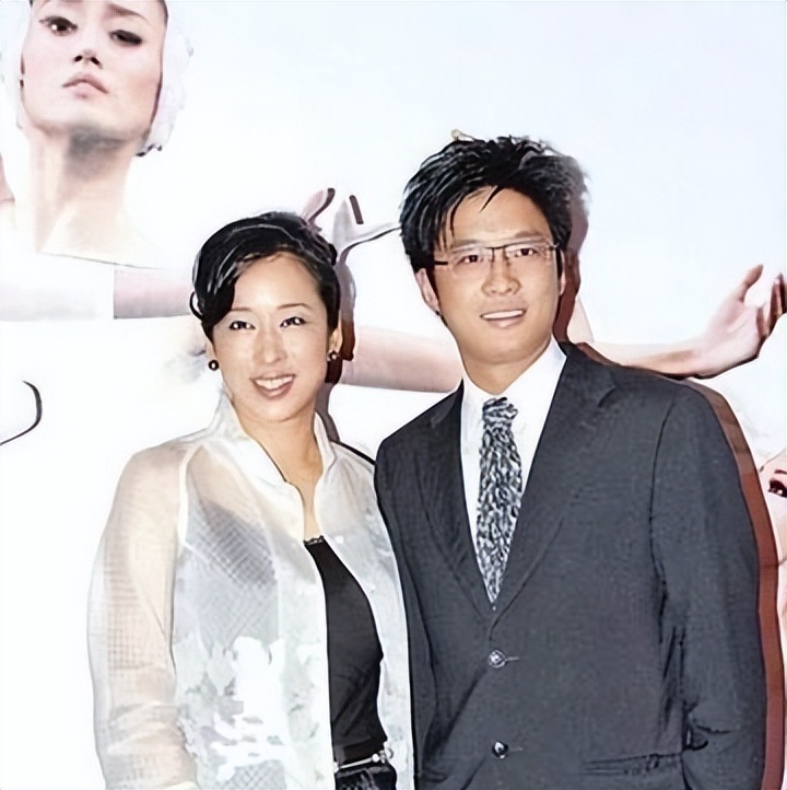 霍家小儿子藏得够深！娶泰国千金