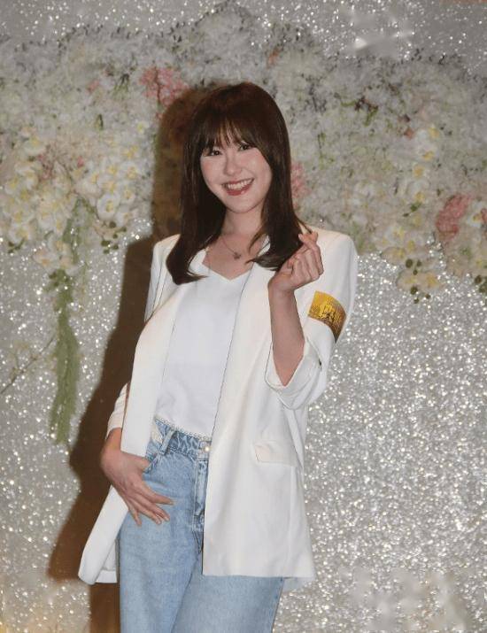 TVB花旦回应被误认迪丽热巴!自爆被视帝按摩脚时担心双脚出汗!