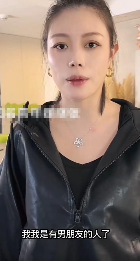 汪峰全家热恋中!女儿晒男友照、亲妈官宣姐弟恋,老爸牵着森林北