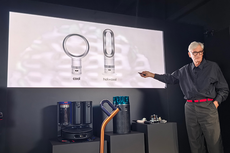 黑科技還得看戴森！IFA2025期間，創始人老爺子來到現場“帶貨”