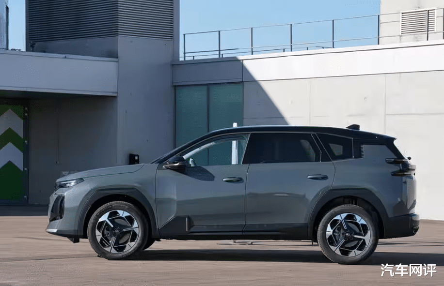 全新雪铁龙 C5 AIRCROSS 亮相！定位紧凑型 SUV
